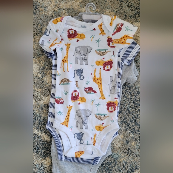 Just one you carters set 3 pieces boys 6 months - Picture 3 of 4